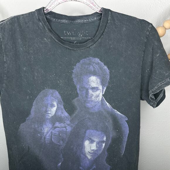 Twilight Faded Graphic T - Picture 2 of 3